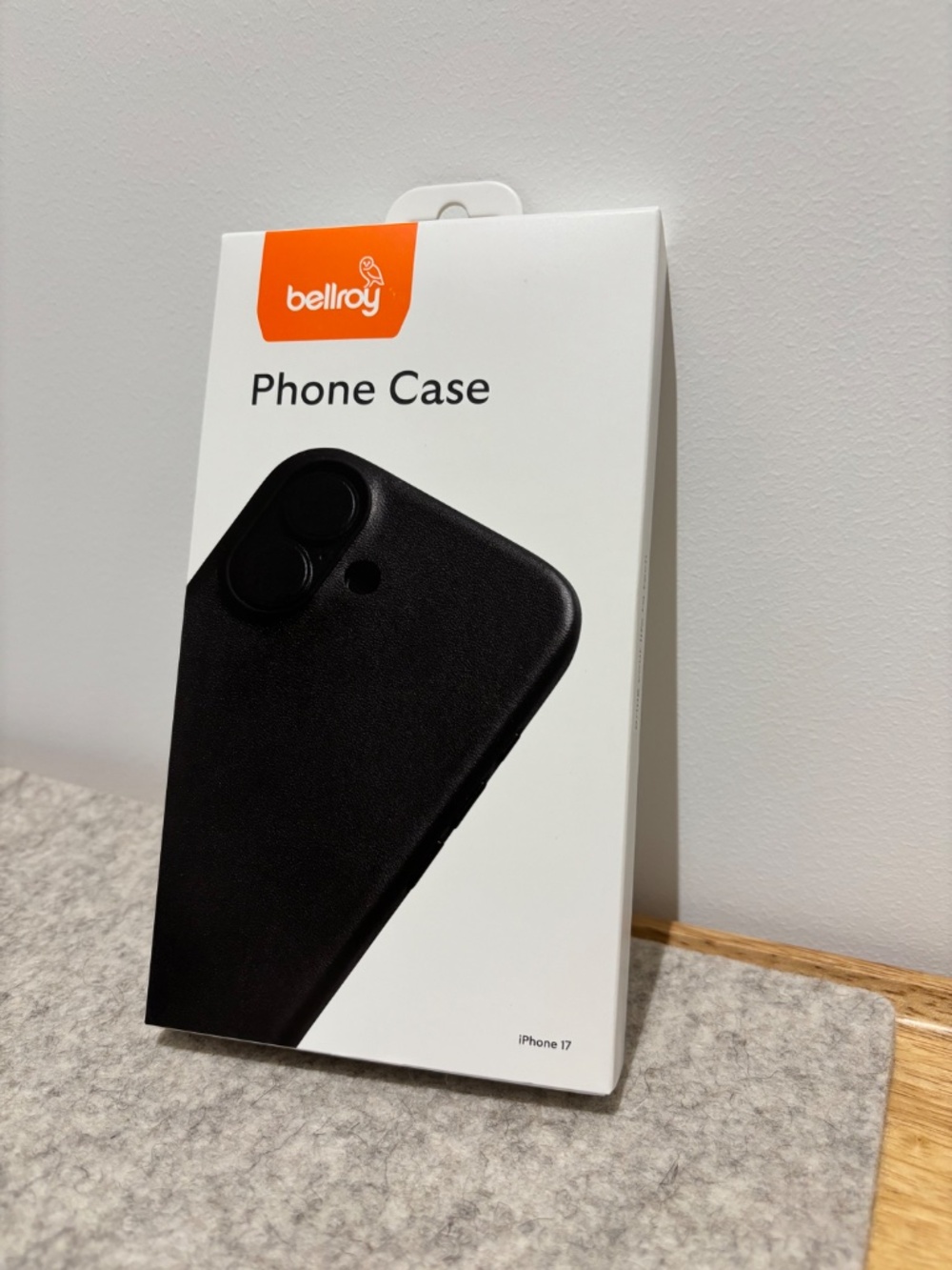 Bellroy Premium Leather iPhone 17 case (Black)